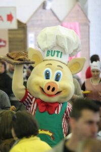 No Salão Gastronômico, os visitantes encontram uma gastronomia farta e deliciosa 